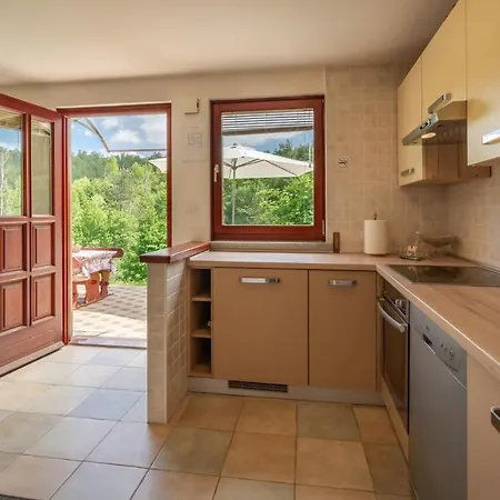 Planinski Raj アパート ロクヴェ