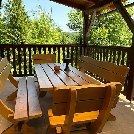 Lägenhet Planinski Raj House With 2 For 10 Guests *